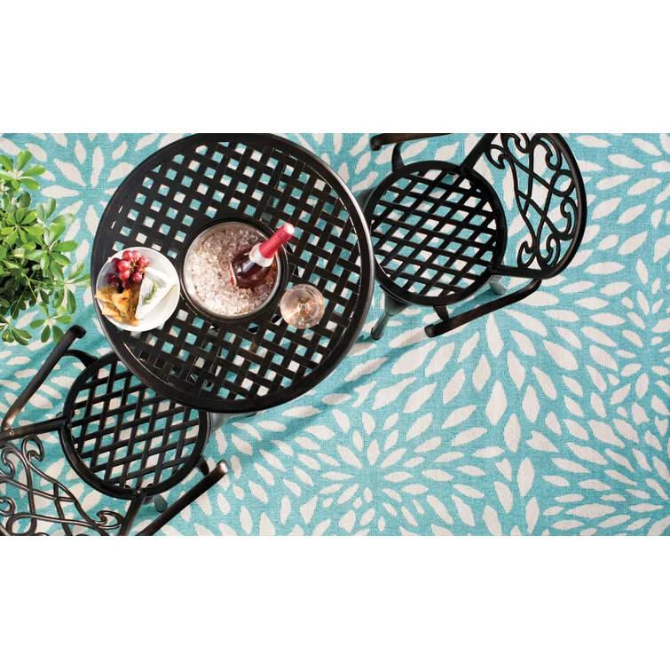  Chestnut Street Round 2 - Person Outdoor Dining Set